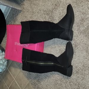 Flat Black Boots